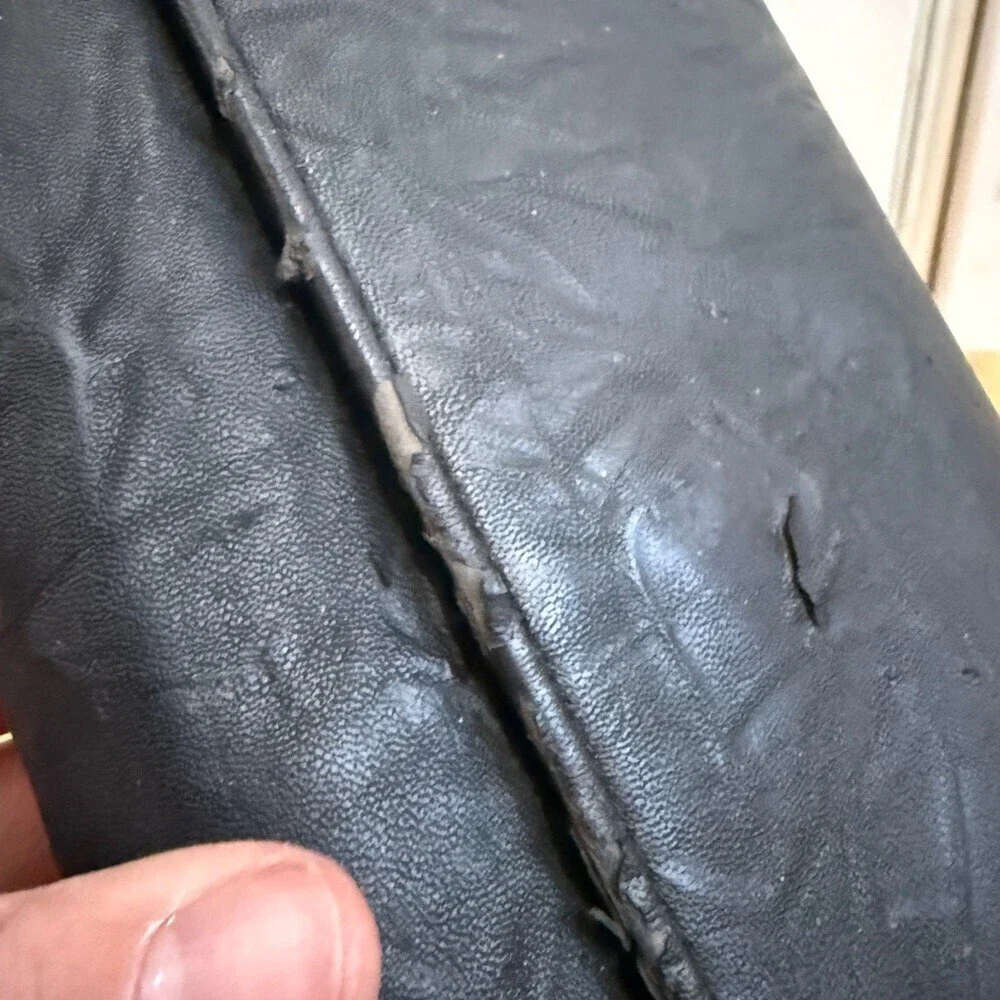 Black Wallet with Zipper Closure